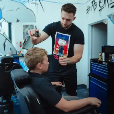 Služba - Vlasy do 12 let v Real Barber, Praha