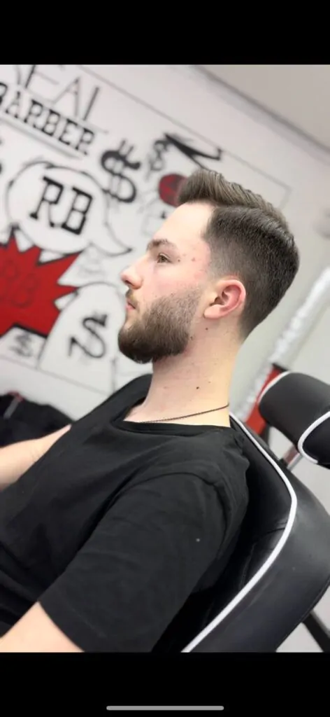 Profesionální péče o vlasy a vousy v barber shopu v Praze.
